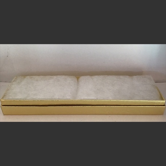 Handcrafted Lady Rose Beige Cameo on a Gold Plated Necklace - Picture 6 of 7